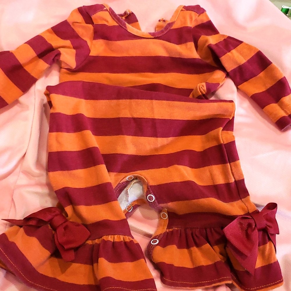 RicRac & Ruffles 3/6 pants romper Ruffle legs & bow * - Picture 2 of 8